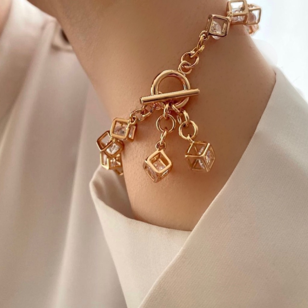 Cube Bracelet 18k Gold Plated W/ Moving Zirconia | Luxury Jewelry